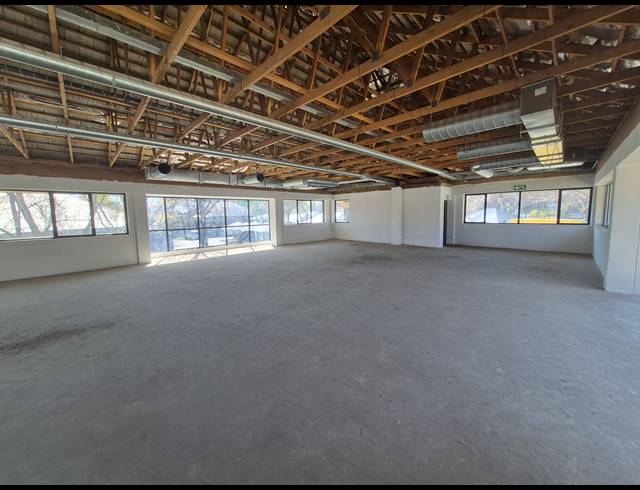 333M² OFFICE TO LET IN WOODMEAD